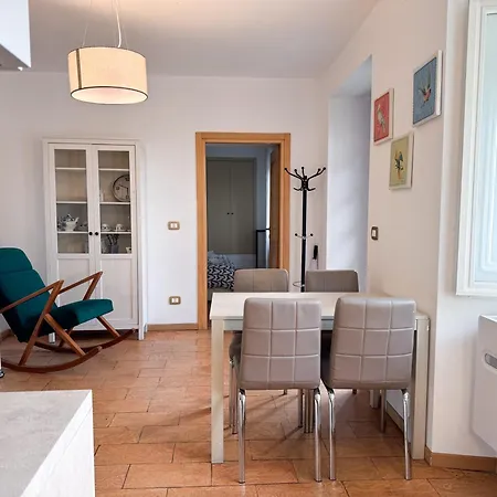 Two-room - View And - Ac * Como